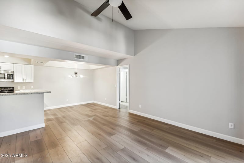 10610 48th St #2016, Phoenix, AZ 85044