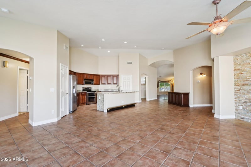10610 Carol Ave, Mesa, AZ 85208