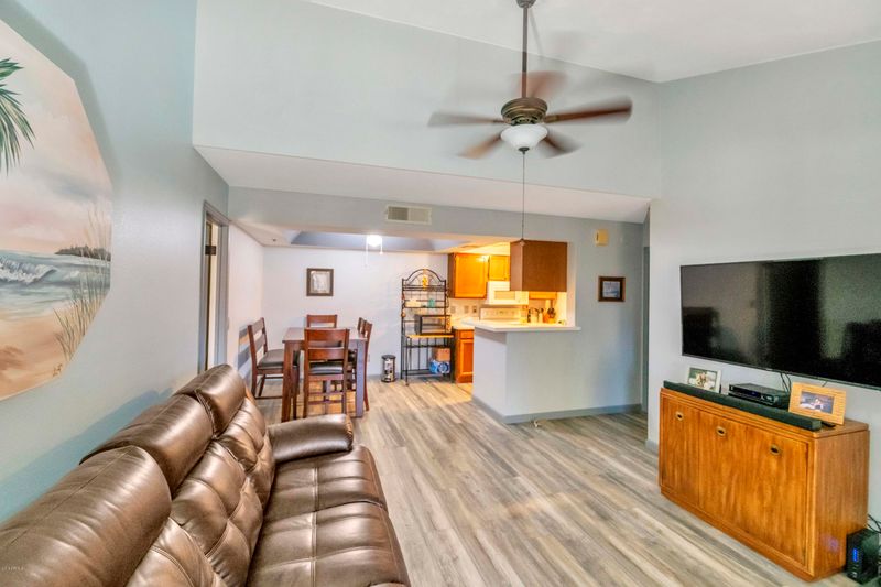 10610 S 48th St #2017, Phoenix, AZ 85044