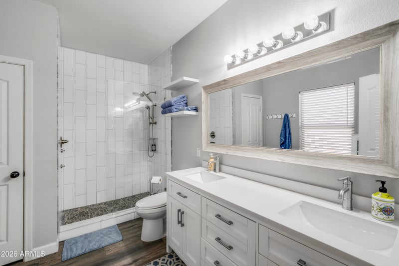10610 W Country Club Trl, Peoria, AZ 85383