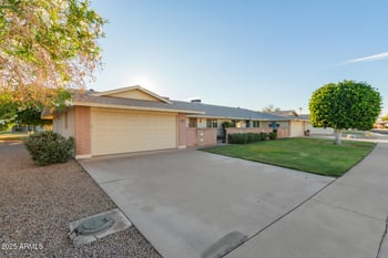 10611 El Capitan Cir, Sun City, AZ 85351