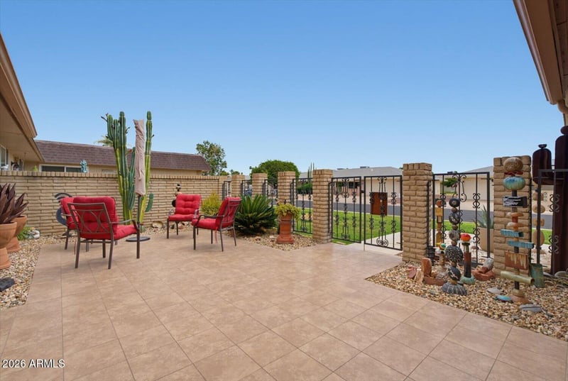 10611 W Saratoga Cir, Sun City, AZ 85351