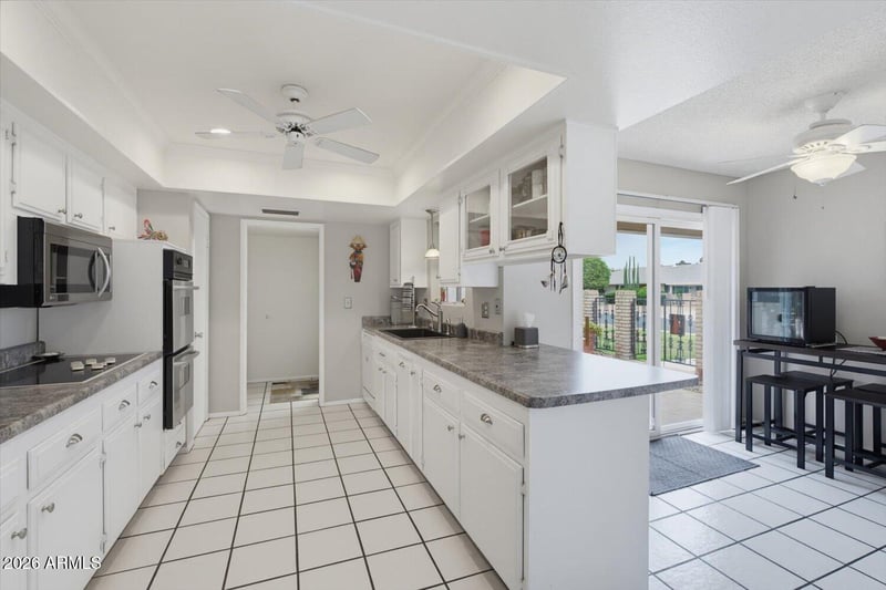 10611 W Saratoga Cir, Sun City, AZ 85351