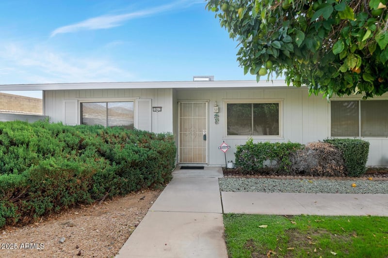 10612 Coggins Dr, Sun City, AZ 85351