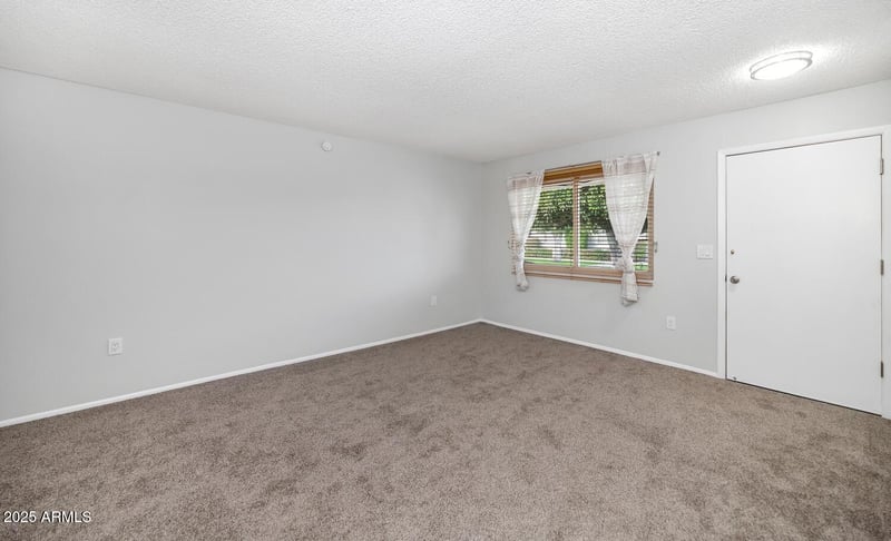 10612 Coggins Dr, Sun City, AZ 85351