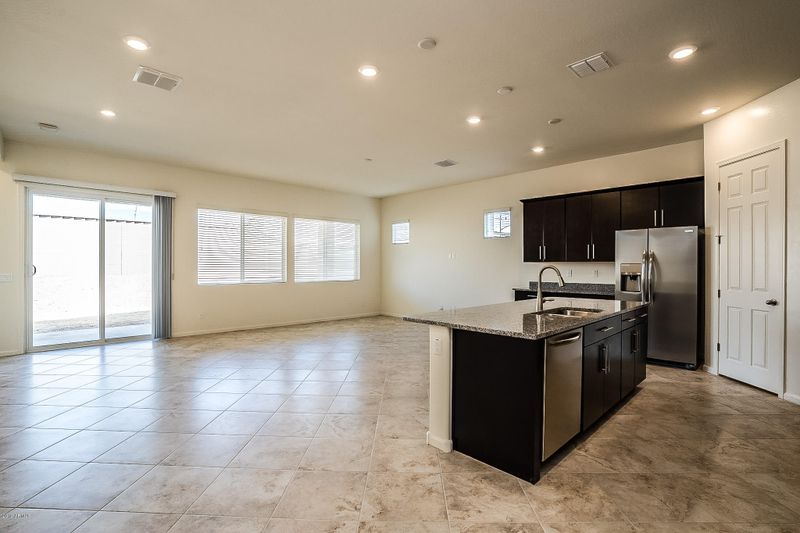 10612 W Bronco Trl, Peoria, AZ 85383