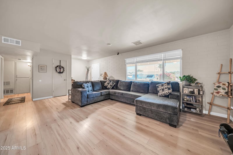 10614 103rd Ave, Sun City, AZ 85351