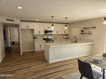 10614 32nd Dr, Phoenix, AZ 85029