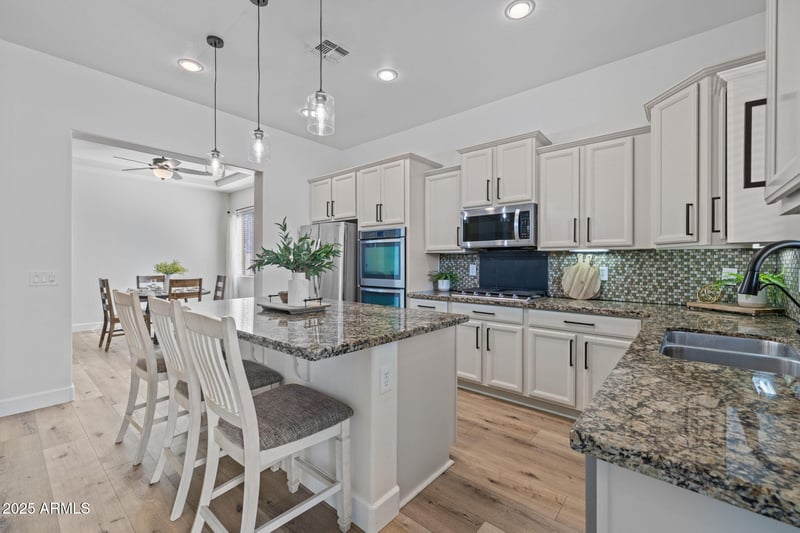 10614 Lincoln Ave, Mesa, AZ 85212