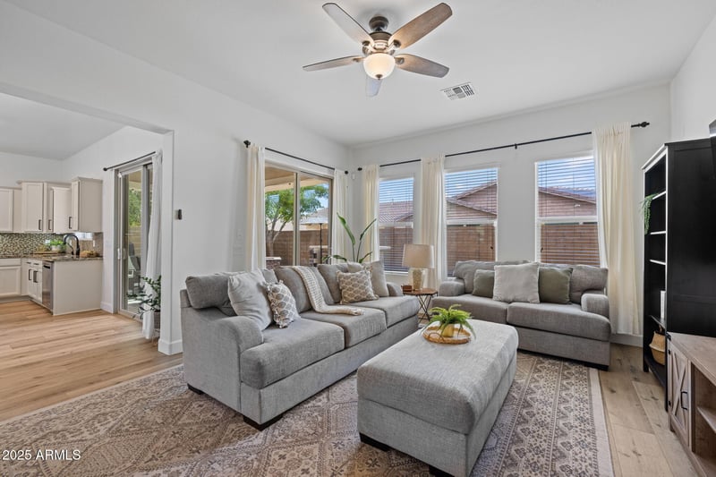 10614 Lincoln Ave, Mesa, AZ 85212