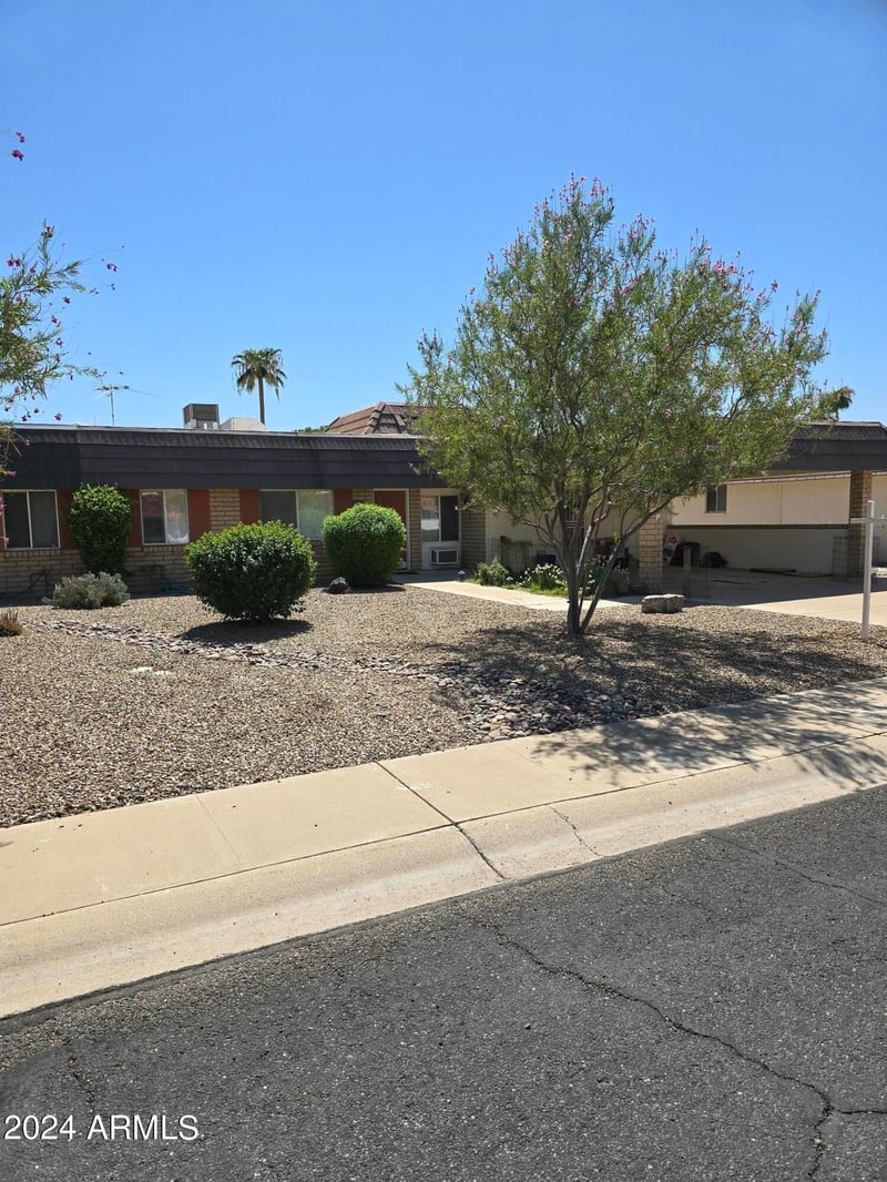 10617 Deanne Dr, Sun City, AZ 85351