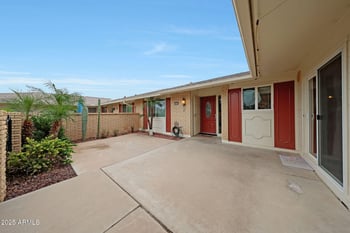 10617 El Capitan Cir, Sun City, AZ 85351