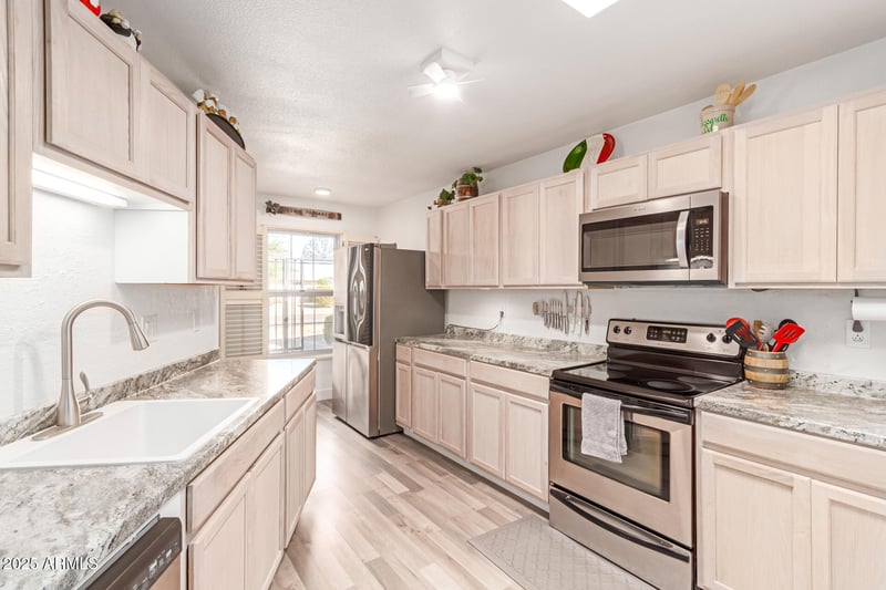 10617 Granada Dr, Sun City, AZ 85373