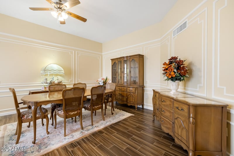 10619 Loma Blanca Dr, Sun City, AZ 85351