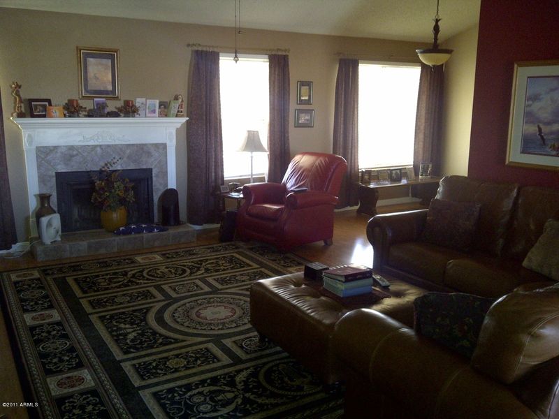 10619 W Mariposa Dr, Phoenix, AZ 85037