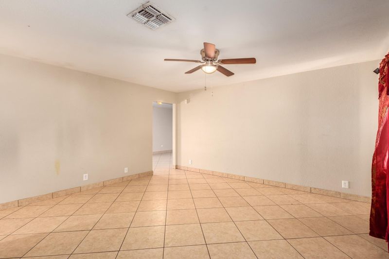 1062 E 7th Dr, Mesa, AZ 85204