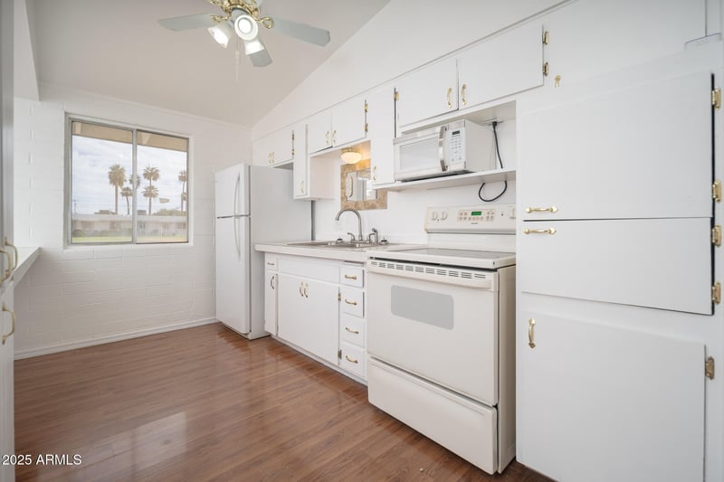 10620 Oakmont Dr, Sun City, AZ 85351