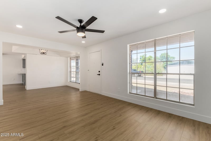 10621 Lawrence Ln, Peoria, AZ 85345