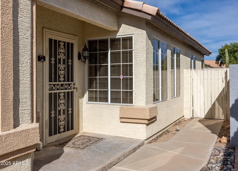 10622 Mohawk Ln, Peoria, AZ 85382