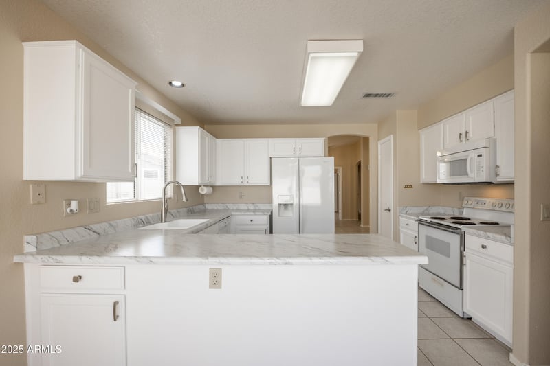 10622 Mohawk Ln, Peoria, AZ 85382