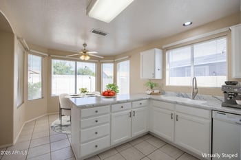 10622 Mohawk Ln, Peoria, AZ 85382