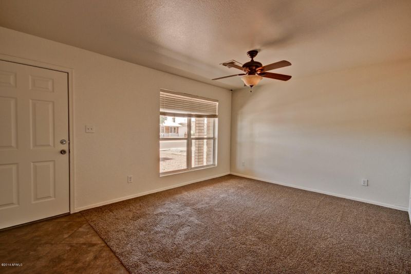10622 W Seldon Ln, Peoria, AZ 85345