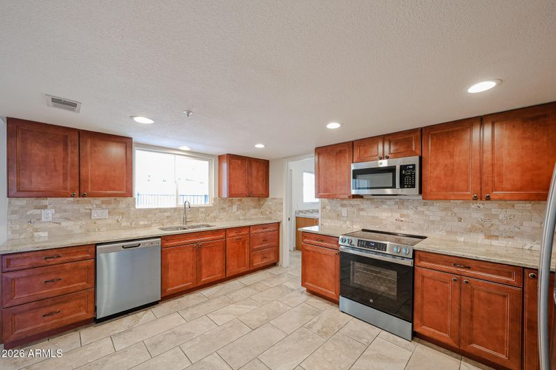 10624 N 25th St, Phoenix, AZ 85028