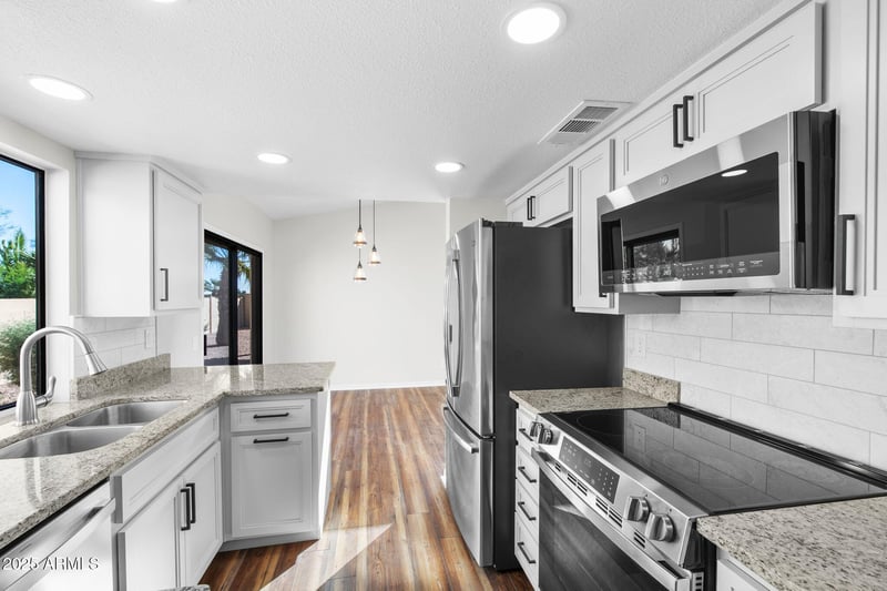 10625 Navajo Pl, Sun Lakes, AZ 85248