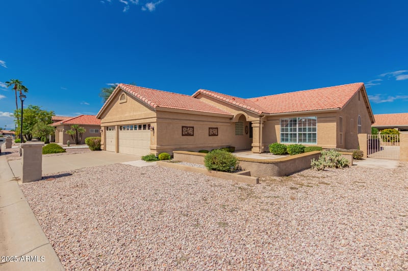 10626 Voax Dr, Sun Lakes, AZ 85248