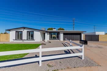 10629 45th Dr, Glendale, AZ 85304