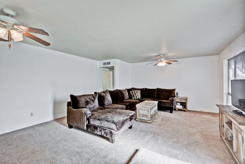 10629 N 46th Ave, Glendale, AZ 85304