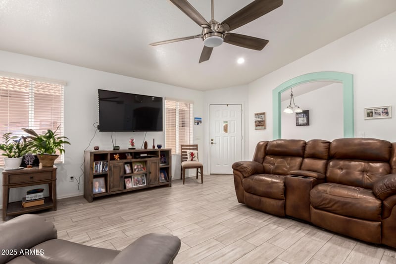 10630 Mohawk Ln, Peoria, AZ 85382