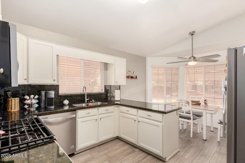 10630 Mohawk Ln, Peoria, AZ 85382