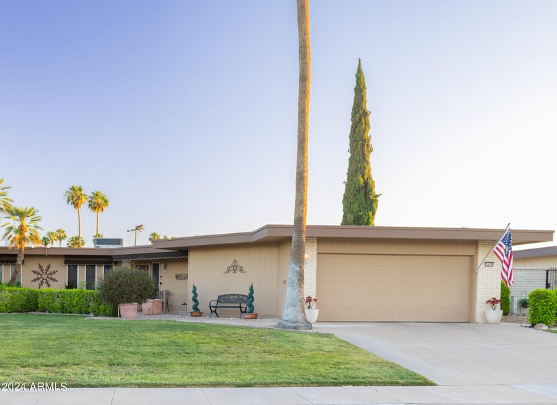 10630 Pineaire Dr, Sun City, AZ 85351