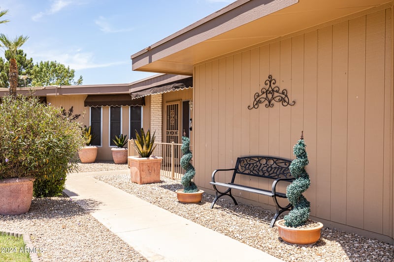 10630 Pineaire Dr, Sun City, AZ 85351