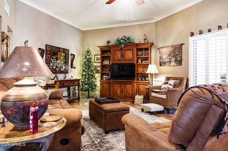 10630 Pineaire Dr, Sun City, AZ 85351