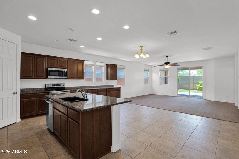 10631 Wavelength Ave, Mesa, AZ 85212
