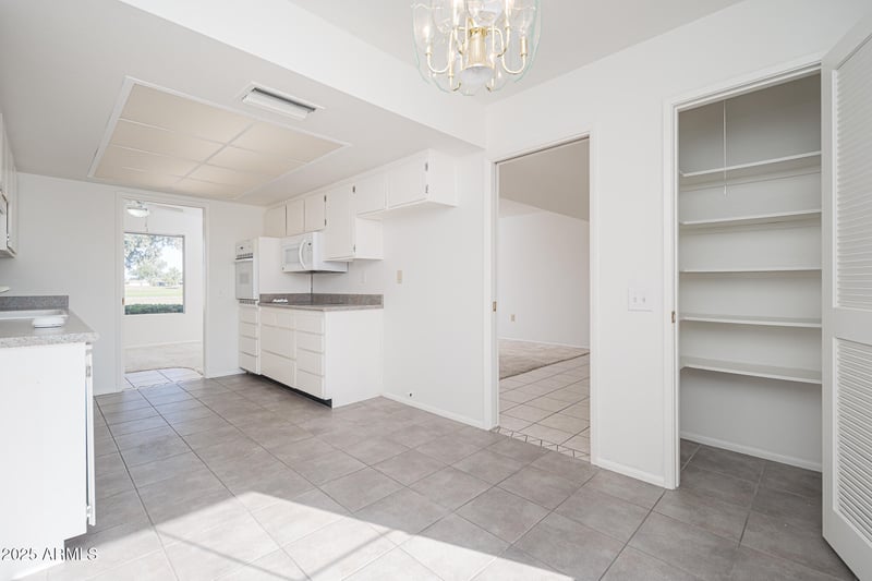 10632 Brookside Dr, Sun City, AZ 85351