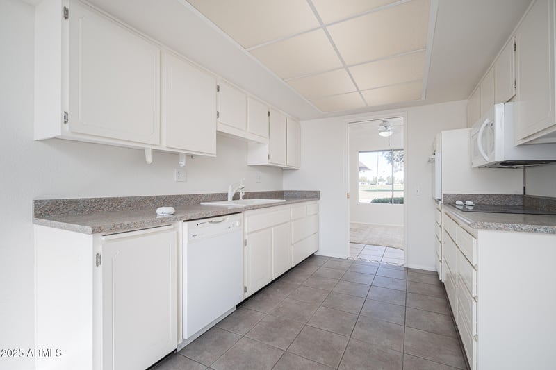 10632 Brookside Dr, Sun City, AZ 85351