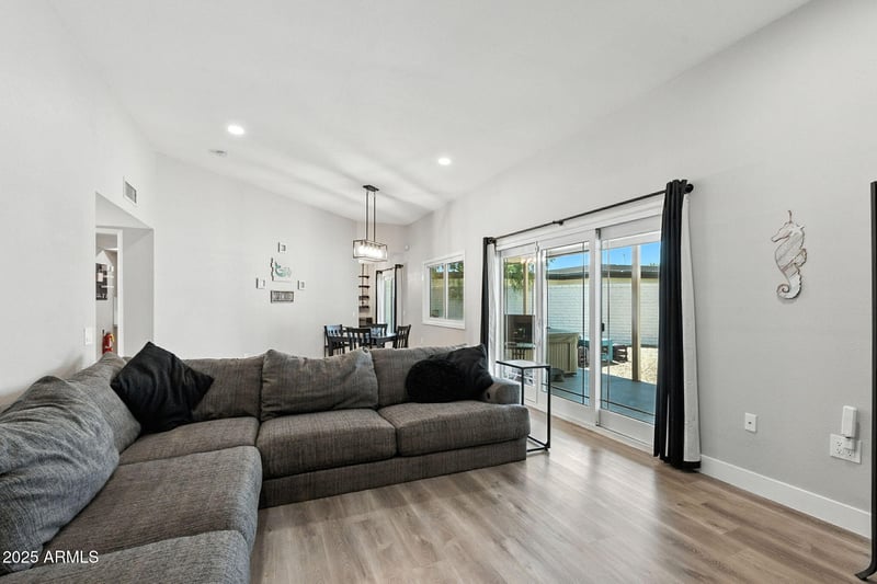 10634 Hutton Dr, Sun City, AZ 85351