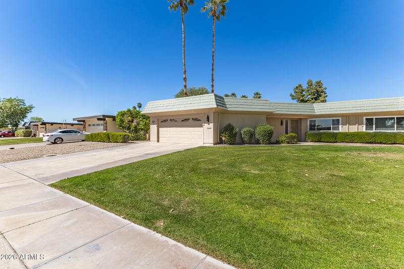 10634 Hutton Dr, Sun City, AZ 85351