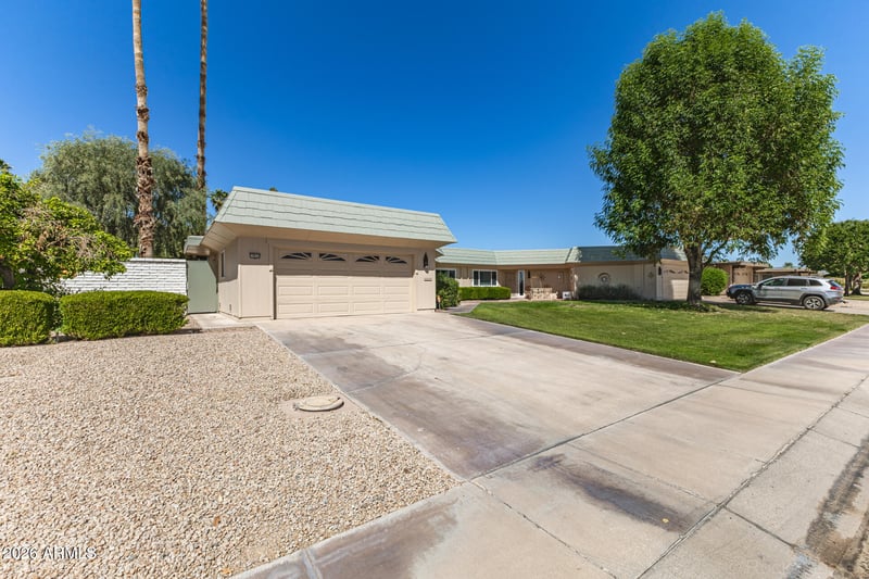 10634 Hutton Dr, Sun City, AZ 85351