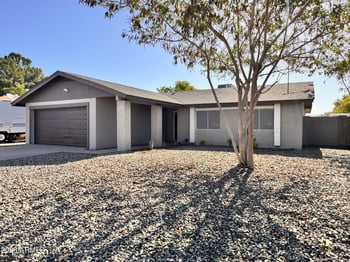10637 65th Ave, Glendale, AZ 85304