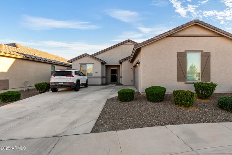 10637 Crown King Rd, Tolleson, AZ 85353
