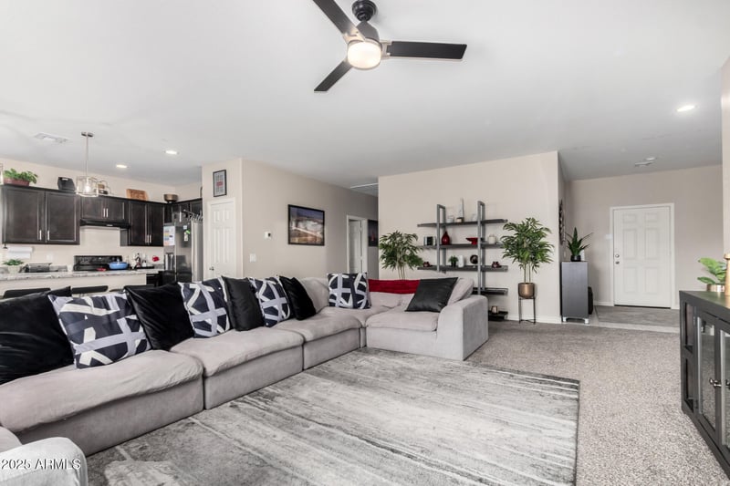 10637 Crown King Rd, Tolleson, AZ 85353