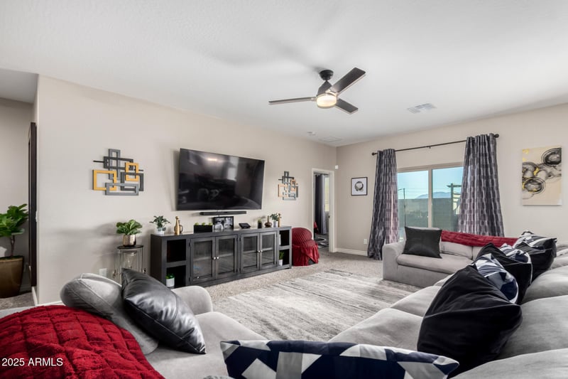 10637 Crown King Rd, Tolleson, AZ 85353