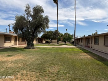 10639 Coggins Dr, Sun City, AZ 85351