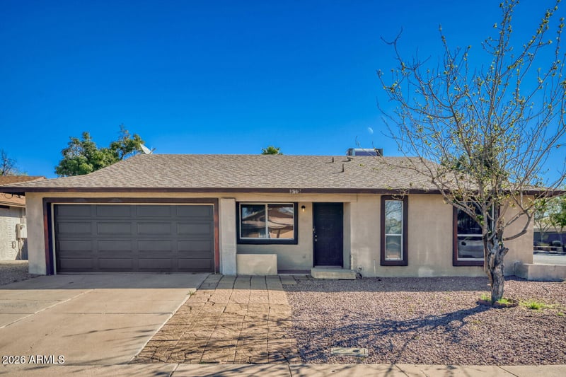 1064 Hoover Ave, Mesa, AZ 85204