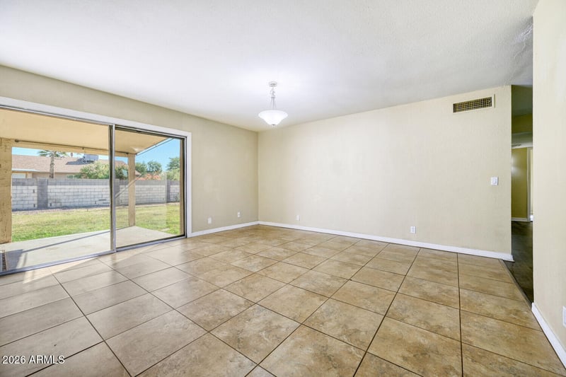 1064 Hoover Ave, Mesa, AZ 85204