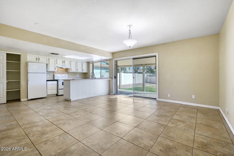 1064 Hoover Ave, Mesa, AZ 85204